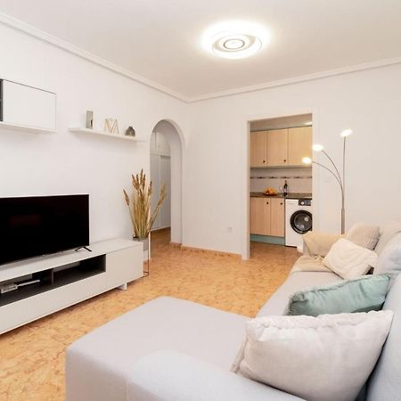 Piso En El Centro Apartman Torrevieja Kültér fotó