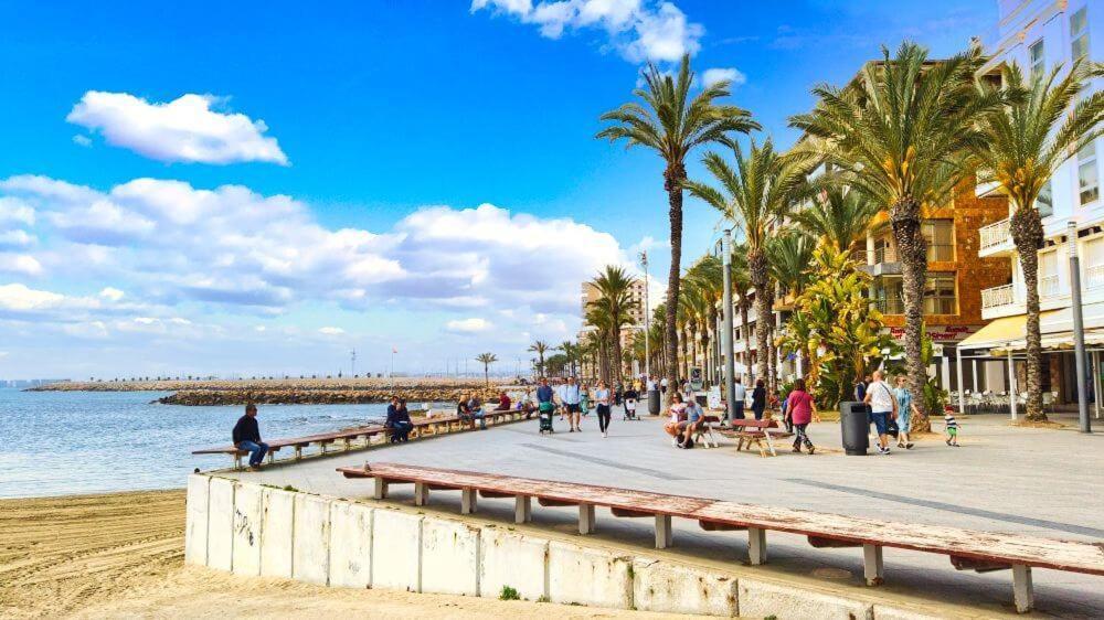 Piso En El Centro Apartman Torrevieja Kültér fotó