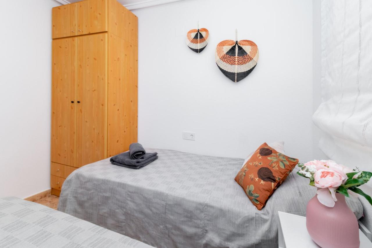 Piso En El Centro Apartman Torrevieja Kültér fotó