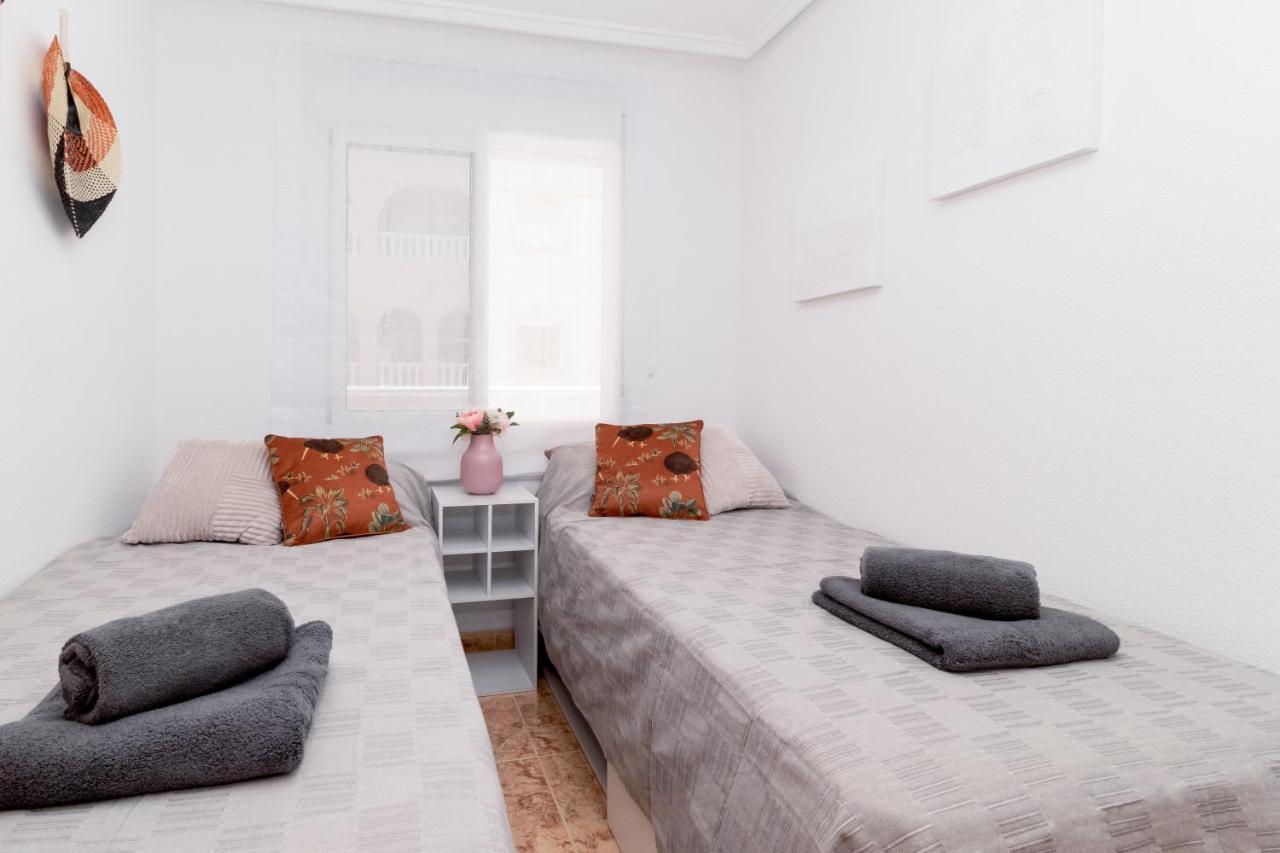Piso En El Centro Apartman Torrevieja Kültér fotó